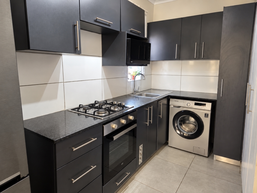 2 Bedroom Property for Sale in Jakarandas Western Cape